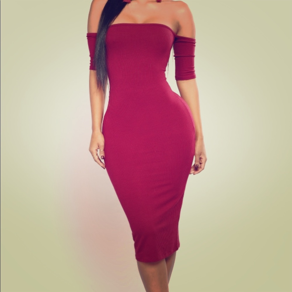 Fashion nova off the shoulder Lola dress in wine